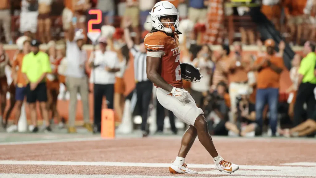 Is hollywood smothers playing today texas