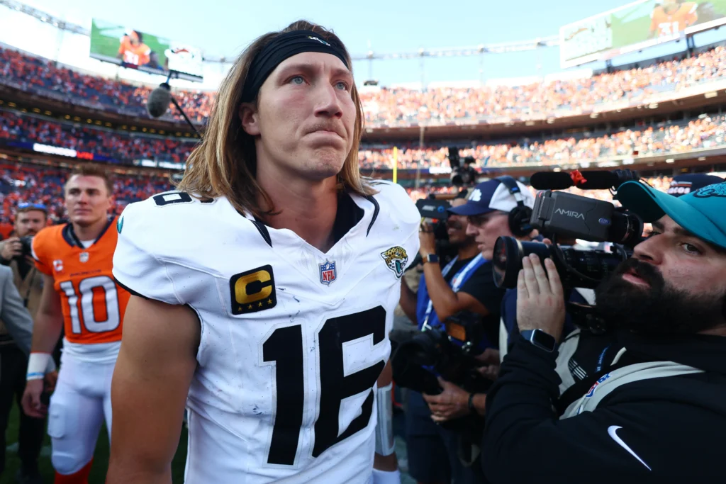 Jacksonville jaguars v denver broncos denver colorado september 20 trevor lawrence