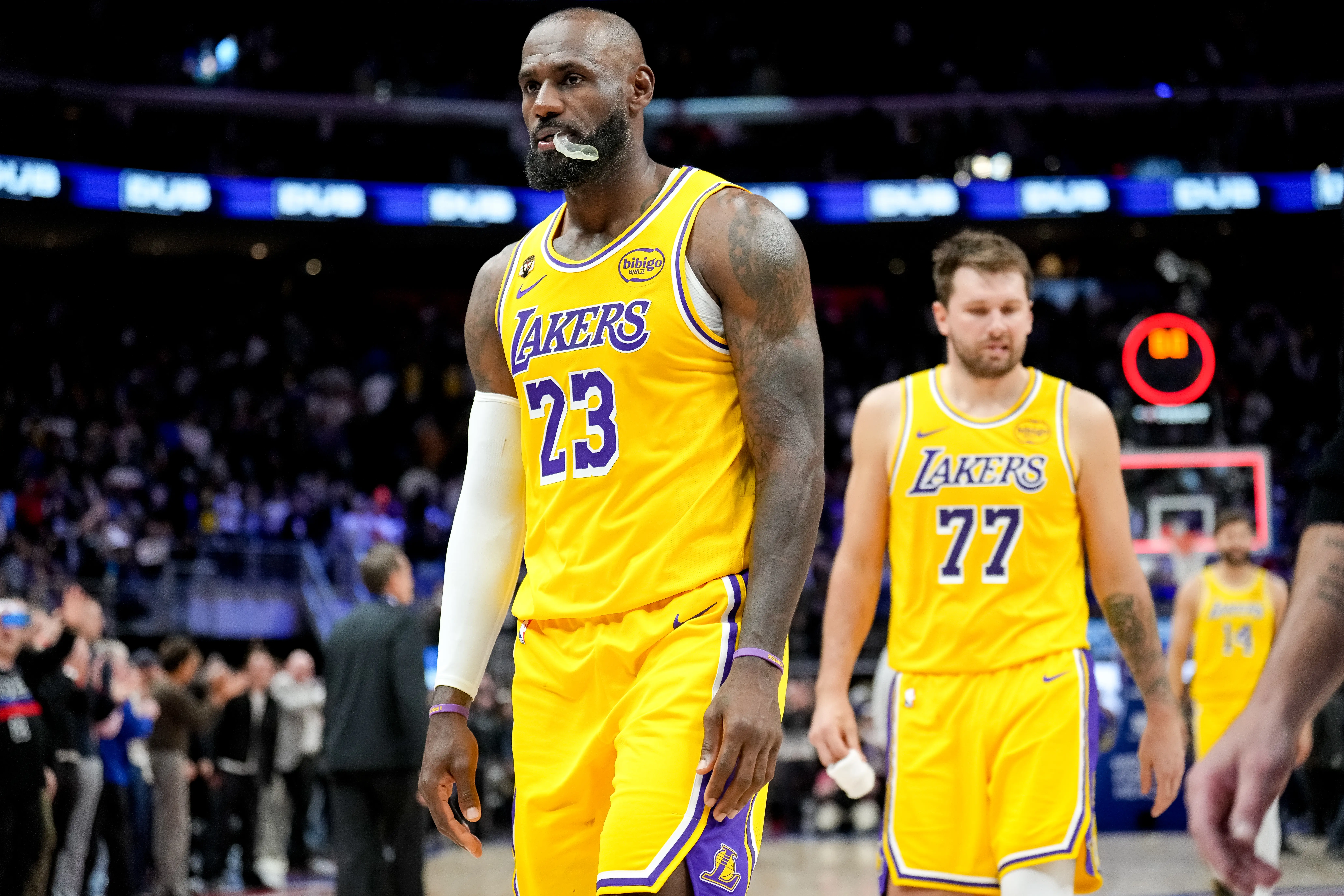 Los angeles lakers v detroit pistons detroit michigan march 23 lebron