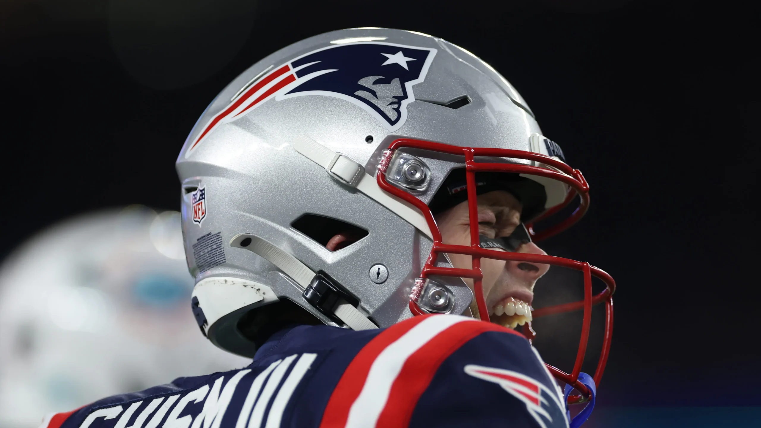 Miami dolphins v new england patriots nfl 2025 foxborough massachusetts e1791144624538
