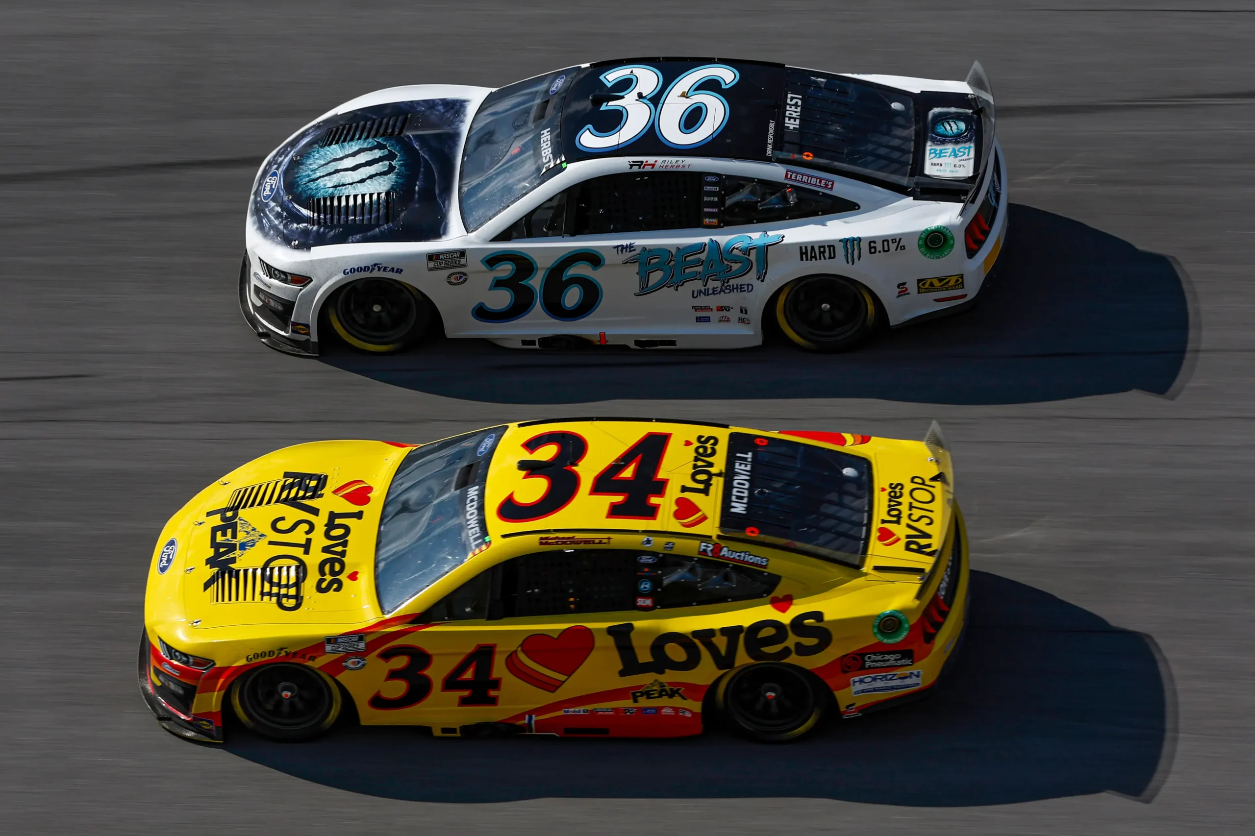 Nascar cup series yellawood 500 talladega alabama october 01 michael mcdowell