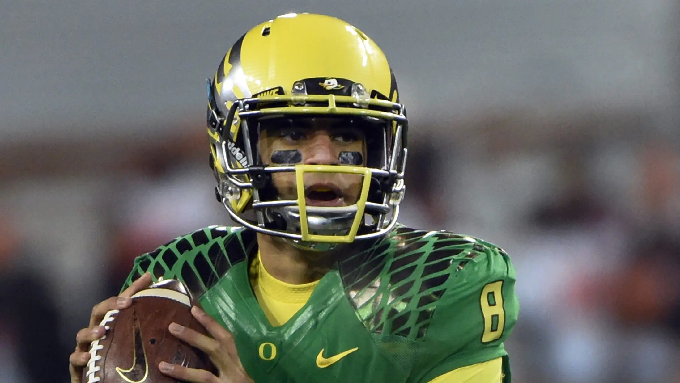 Oregon v oregon state corvallis or november 29 quarterback marcus mariota e1790948876918