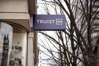 Truist bank sign uptown mk002200xx7883 5255 0 2